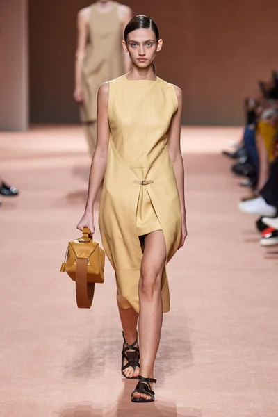 Look 35